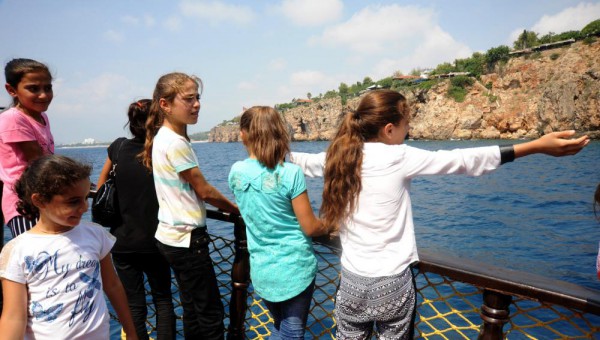 ​İdilli çocuklar Akdeniz’i gördü 