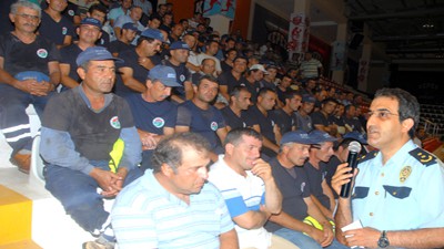 Belediye personeline Toplum destekli polis semineri.