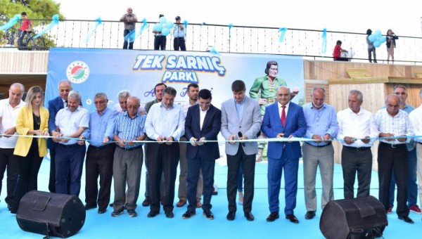 Kepez’in 6. temalı kent parkı törenle açıldı 