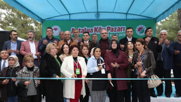 Türkiye’nin ilk kadın köy pazarı Kepez’de açıldı 