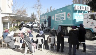 Kepez’in sağlık tırı Antalya’ya şifa dağıtmaya başladı