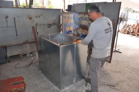 Kepez Belediyesi çöp konteynerlerini kendi üretiyor