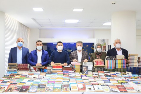 AK Parti’den 5 bin kitap bağışı
