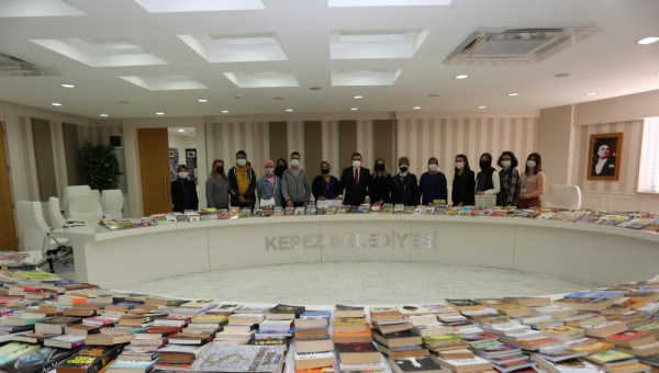 Türkiye’nin en büyük kitap bağış kampanyası Kepez’de 