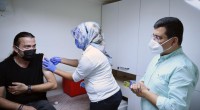 Kepez Covid-19 aşısını vatandaşın ayağına götürüyor
