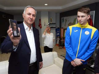 Ukraynalı yüzücünün sponsoru Kepez Belediyesi