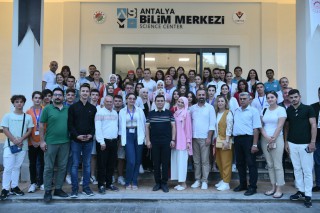 Üsküplü öğrenciler Antalya Bilim Merkezi’nde