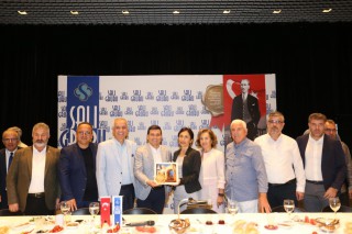 Tütüncü, Salı Grubu konuğu