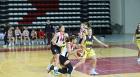 Tütüncü’den Kız Basketbol Takımına destek sözü
