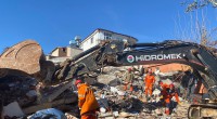 Kepez’in ekipleri deprem bölgesinde canla başla çalışıyor