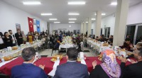 Tütüncü, depremzedelerle iftar yemeğinde buluştu