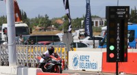 Kepez’de motodrag yarışları nefesleri kesti