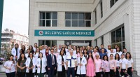 Kepez’de Anneler Günü, kırmızı karanfillerle kutlandı