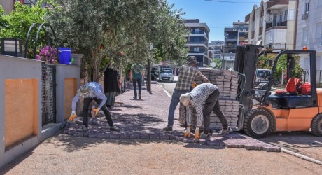 Ayanoğlu ve Demirel’e kaldırım hizmeti
