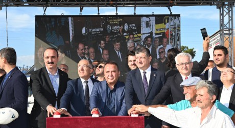 Akdeniz Sanayi Sitesi büyüyor: 208 dükkanın temeli törenle atıldı