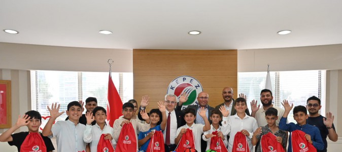 Başkan Kocagöz’e, çocuklardan spor sahası teşekkürü