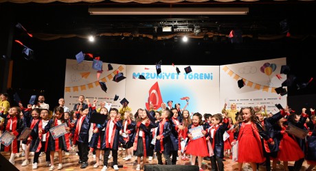 Kepez’in kreşlerinde mezuniyet coşkusu