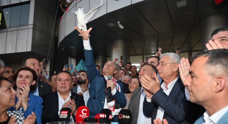 Kepez’de bayram; Mesut Kocagöz’e tahliye