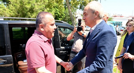 Böcek ve Kocagöz’den ‘ hizmet’ mesajı