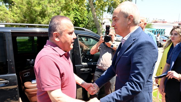 Böcek ve Kocagöz’den ‘ hizmet’ mesajı 