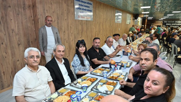 Başkan Kocagöz yas lokmasını paylaştı 