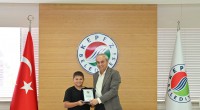 Kırkpınar ve Dirmil pehlivanlarından Başkan Kocagöz’e ziyaret