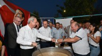 Kepez’de aşureler kaynadı, bereket paylaşıldı