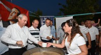 Kepez’de aşureler kaynadı, bereket paylaşıldı