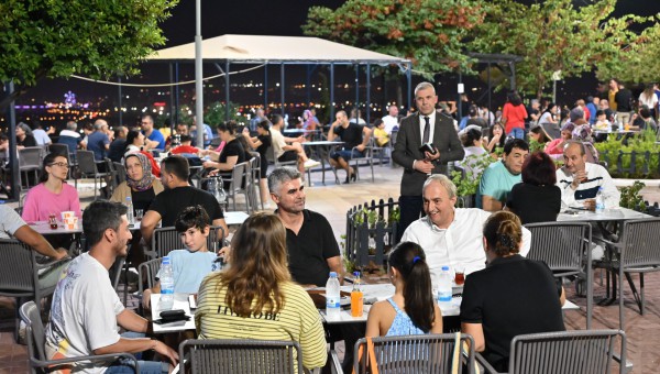 Başkan Kocagöz, Seyir Terası’nda vatandaşlarla kucaklaştı 