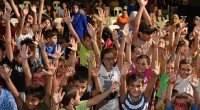 Kuzeyyaka’daki çocuklar, renkli şovlarla şenlendi  