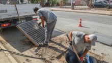 Kepez, sel baskınlarına karşı mazgalları temizliyor