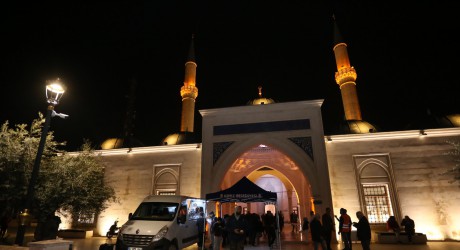Kepez’den 5 bin kişiye kandil ikramı