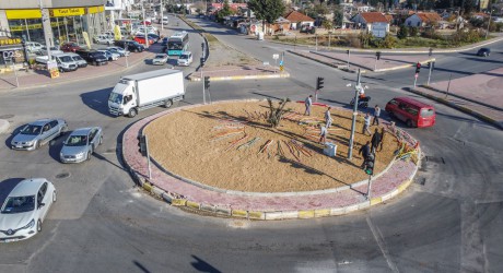 Hastane yolu kavşağına rengarenk ekolojik peyzaj
