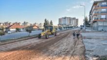 Kepez’den caddede su birikmesi sorununa neşter