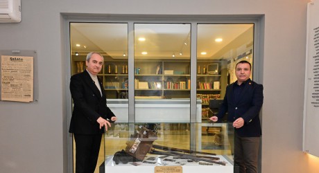Kocagöz’den Tarihi Fotoğraf Makinesi AGC Galerisine