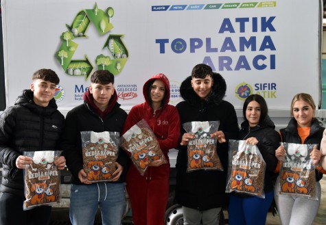 Erasmus Öğrencileri Kepez’in Atık Getirme Merkezi’ni Gezdi