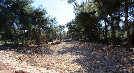 Tek Sarnıç Parkı’nda hummalı çalışma
