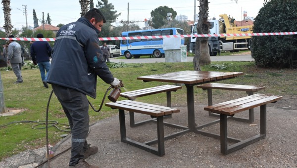 Kepez’in parkları güzelleşiyor 