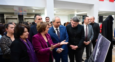 Kepez’de “Yol Açan, İlham Veren, İz Bırakan Kadınlar” sergisi açıldı