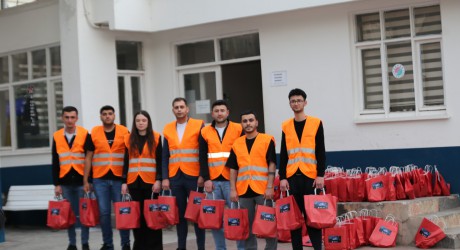 Kepez’den trafikteki vatandaşlara iftariyelik ikramı  