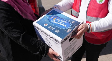 Sosyal yardımlarla Kepez’de yüzler gülüyor