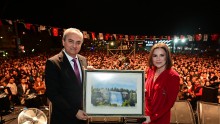 Kepez’de Merve Özbey’den Ramazan’a özel coşkulu konser