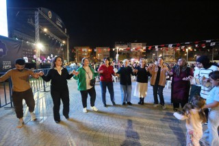 Kepez Kent Meydanı’nda hemşehri dernekleriyle coşkulu Ramazan