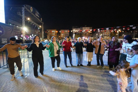 Kepez Kent Meydanı’nda hemşehri dernekleriyle coşkulu Ramazan