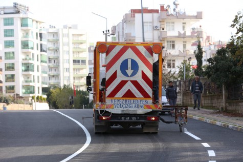 Kepez’in yol çizgileri yenileniyor