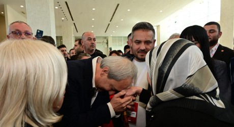 92 yaşında “Cumhuriyetimize sahip çıkmaya geldim” dedi