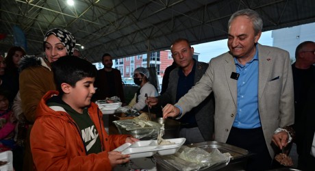 Kocagöz’den komşularına iftarda yemek servisi