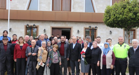 Kepez’in Huzurevi’ne bayram ziyareti