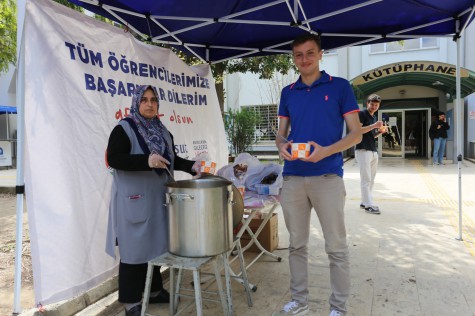 Kepez’den sınav haftasında öğrencilere sıcak çorba