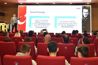 Kepez’in istihdam buluşmasında Murat Kaplan’dan mülakat ipuçları